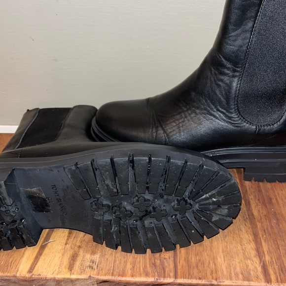 Slip On Gorgeous Black Leather Blondos Waterproof Boots Ordered them for myself - Picture 5 of 7